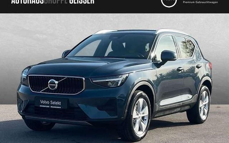Neu Volvo XC40 Core 163 PS (119 kW) 2025 Blau SUV