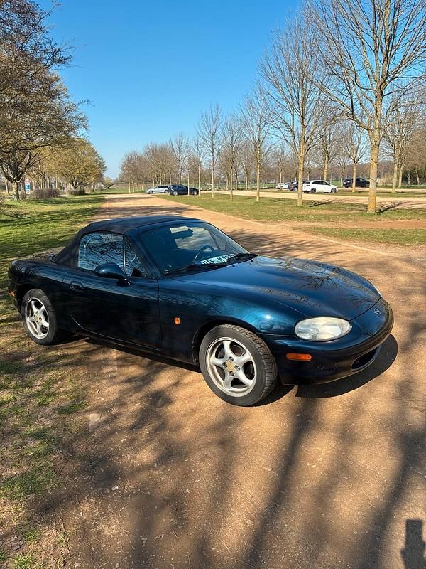 Second-hand Mazda MX5 110 CP (80 kW) 2000 Albastru Cabrio