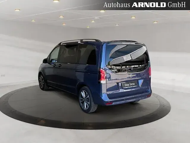 Second-hand Mercedes V300 Style 237 CP (174 kW) 2025 Albastru Monovolum