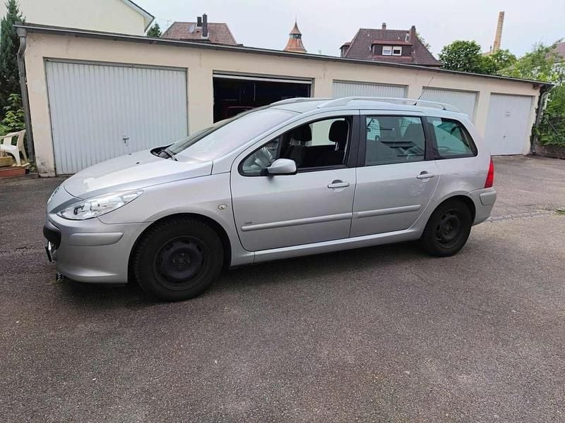Silber Gebraucht 2005 Peugeot 307 Premium Kombi | 3.000 € (Teuer) - Bild 1/4