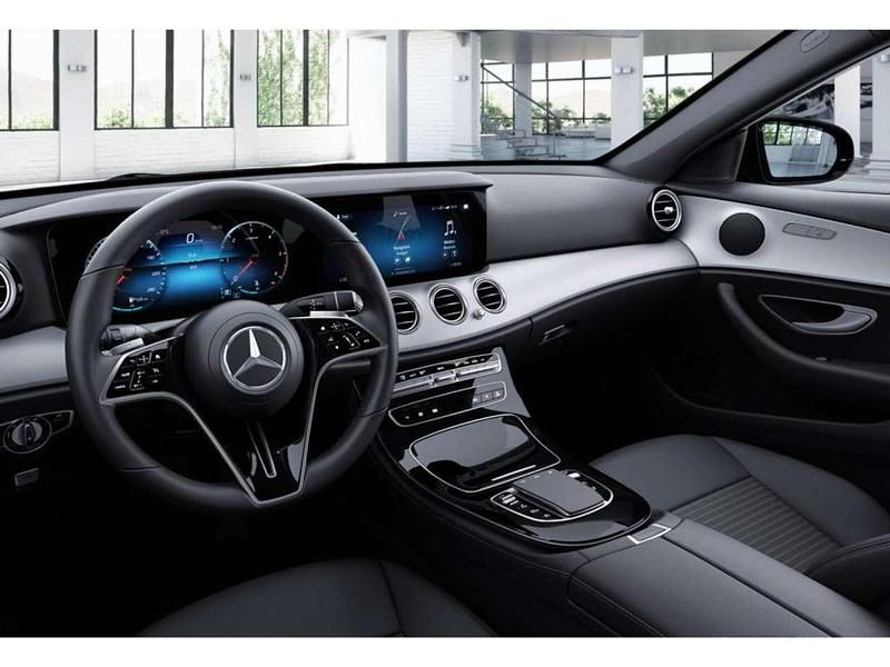 Gebraucht Mercedes E220 Avantgarde 200 PS (147 kW) 2023 Schwarz Limousine