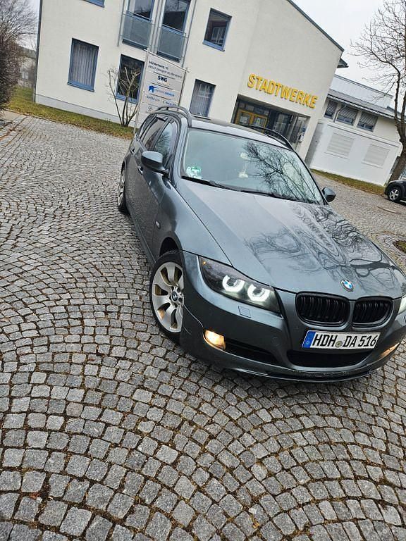 Grün Gebraucht 2009 BMW 320 Performance Kombi | 4.000 € (Superpreis) - Bild 1/4