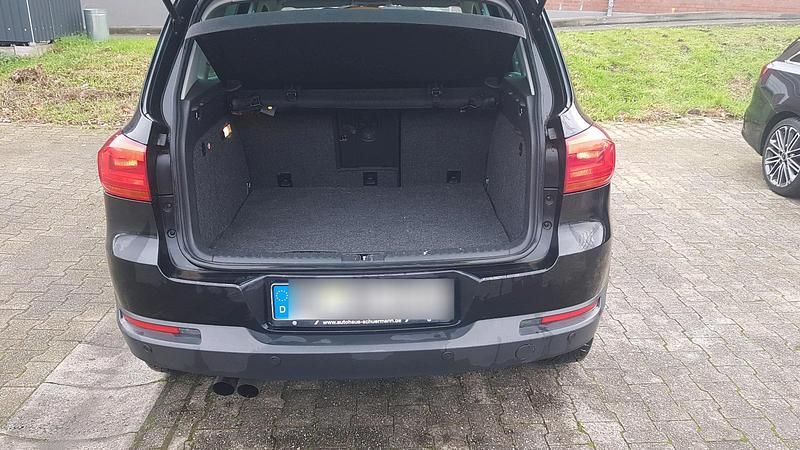 Schwarz Gebraucht 2012 VW Tiguan SUV | 9.500 € - Bild 1/4
