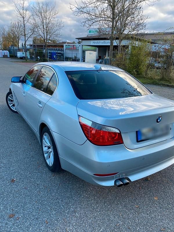 Gebraucht BMW 520 170 PS (125 kW) 2004 Silber Limousine