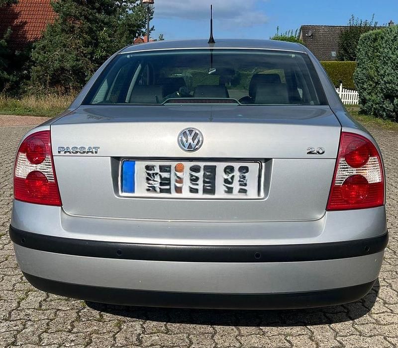 Gebraucht VW Passat Comfortline 116 PS (85 kW) 2001 Silber Limousine