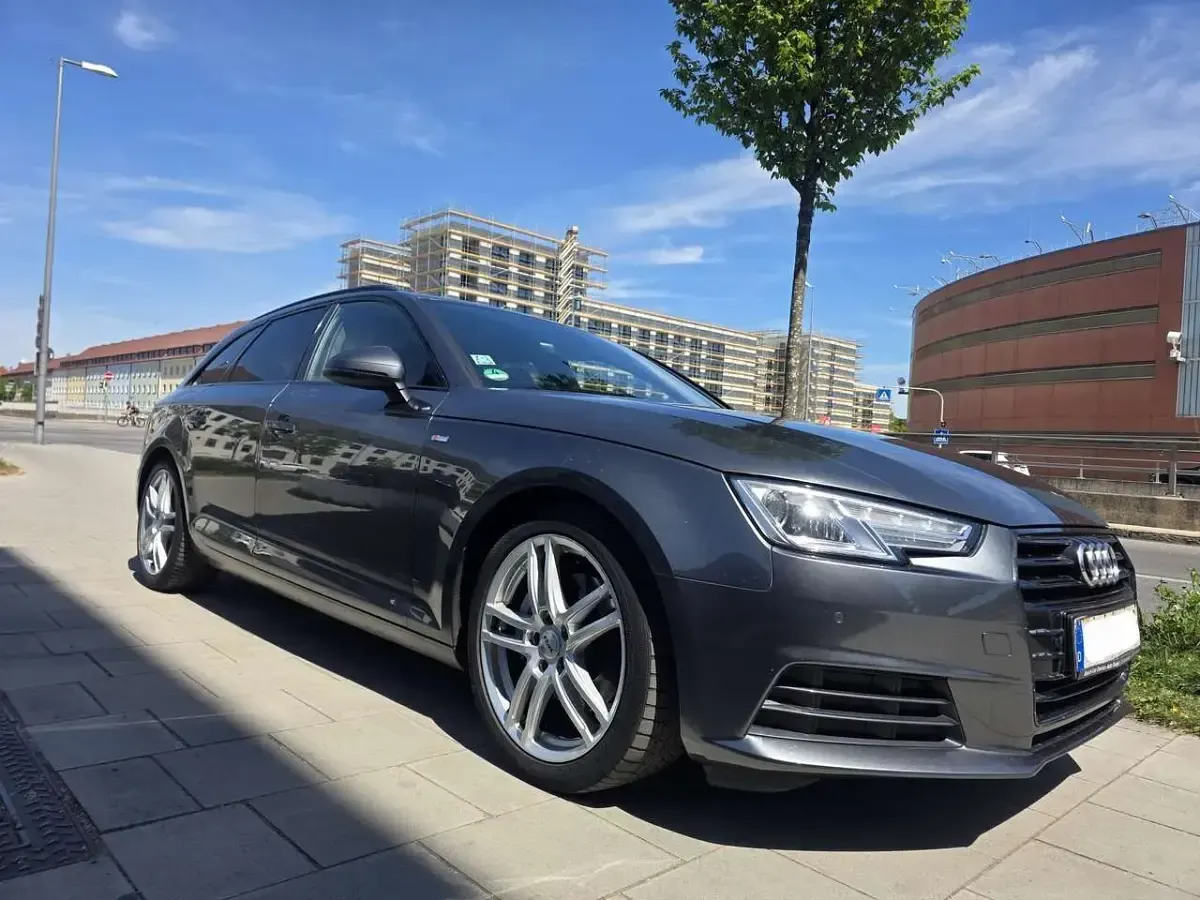 Gebraucht Audi A4 S-Line 190 PS (139 kW) 2017 Daytonagrau perleffekt Kombi