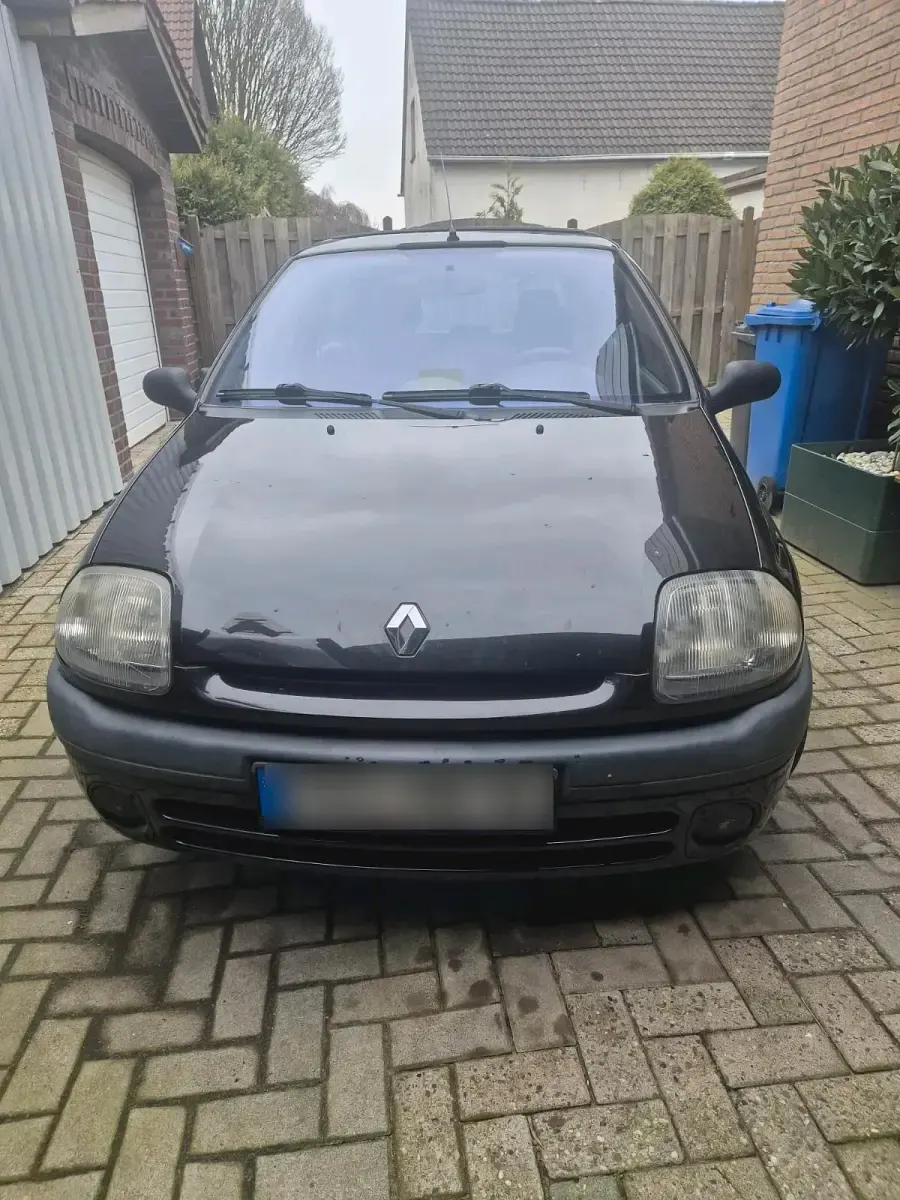 Second-hand Renault Clio 58 CP (42 kW) 1999 Negru Coupe