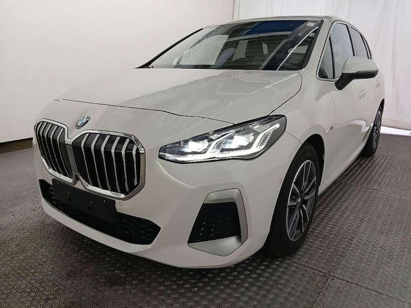 Alpinweiss iii Gebraucht 2024 BMW 218 M Sport SUV | 29.990 € (Fairer Preis) - Bild 1/4