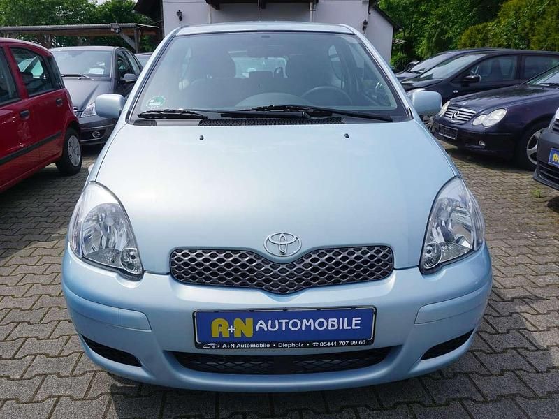 Pale blue mica metallic Gebraucht 2004 Toyota Yaris Sol Kleinwagen | 3.390 € (Etwas zu teuer) - Bild 1/4