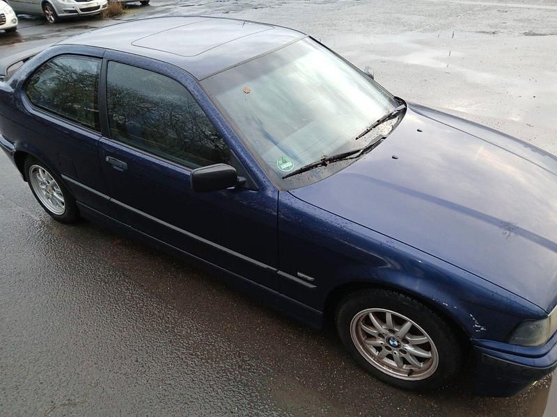 Blau Gebraucht 1997 BMW 316 Comfort Edition Coupé | 1.000 € (Superpreis) - Bild 1/4