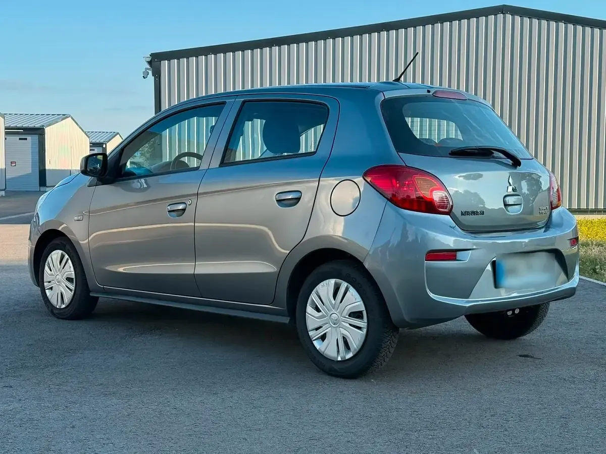 Gebraucht Mitsubishi Space Star 71 PS (52 kW) 2017 Grau Kleinwagen