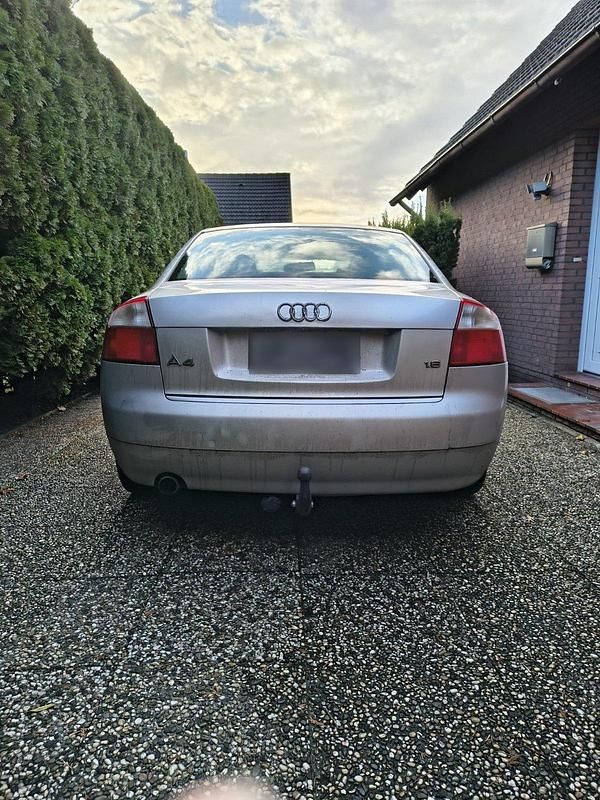 Gebraucht Audi A4 102 PS (75 kW) 2004 Silber Limousine