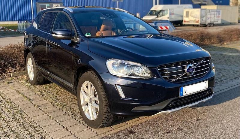 Gebraucht Volvo XC60 Inscription 220 PS (161 kW) 2017 Blau SUV