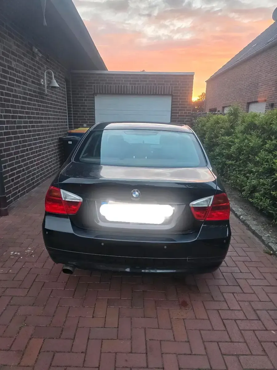 Gebraucht BMW 318 129 PS (94 kW) 2006 Schwarz Limousine