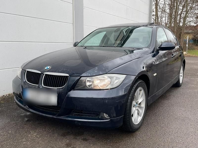 Gebraucht BMW 320 163 PS (119 kW) 2007 Blau Limousine