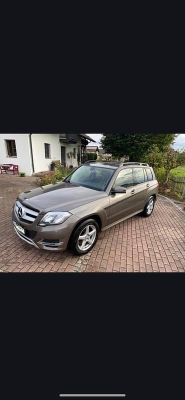 Braun Gebraucht 2014 Mercedes GLK200 SUV | 13.600 € (Fairer Preis) - Bild 1/4