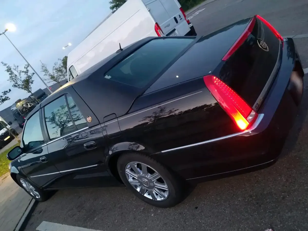 Gebraucht Cadillac Deville 300 PS (220 kW) 2026 Schwarz Limousine