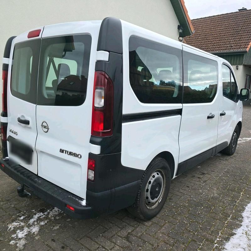 Gebraucht Opel Vivaro 125 PS (91 kW) 2016 Weiß Van / Kleinbus