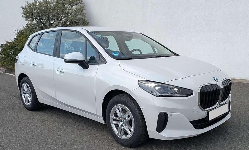 Gebraucht BMW 218 136 PS (100 kW) 2024 Mineralweiss Van / Kleinbus