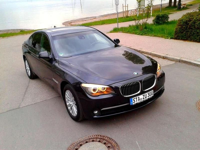Andere außenfarben Gebraucht 2012 BMW 730 Limousine | 14.999 € (Fairer Preis) - Bild 1/4