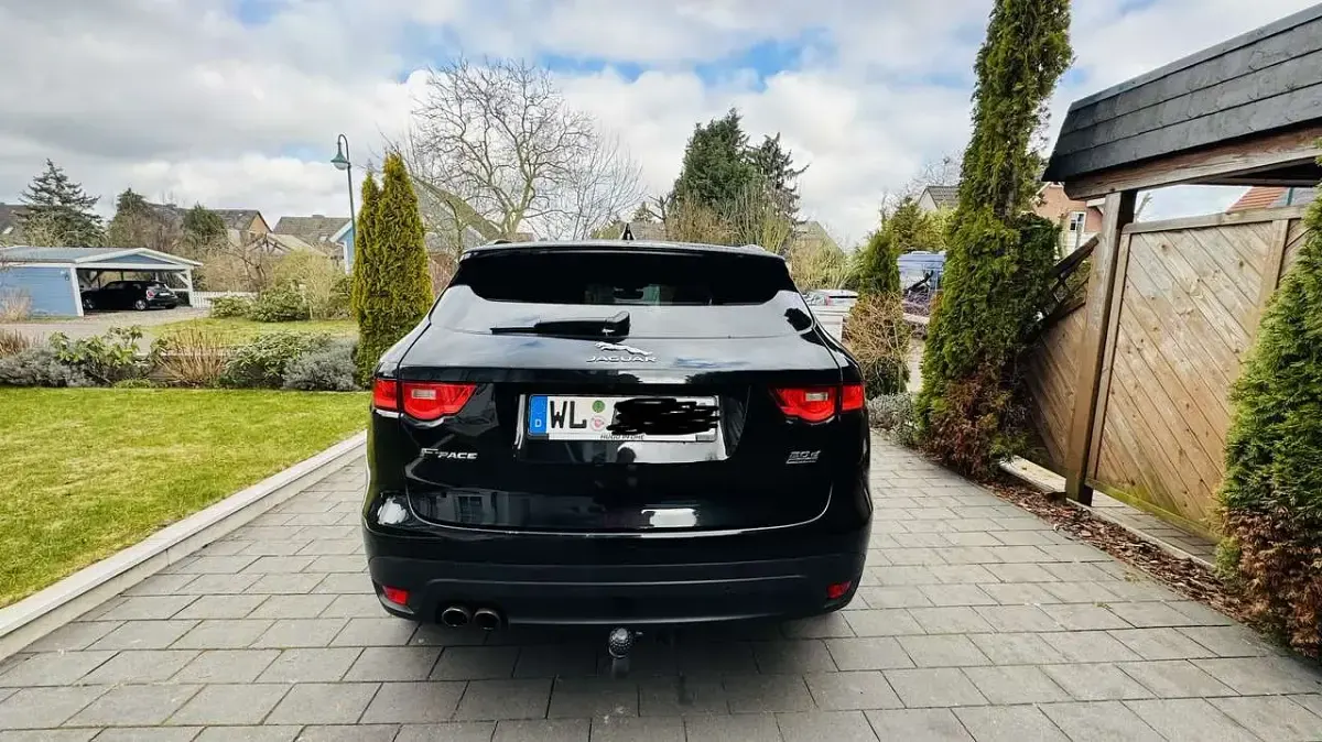 Gebraucht Jaguar F-Pace Prestige 179 PS (131 kW) 2019 Schwarz SUV