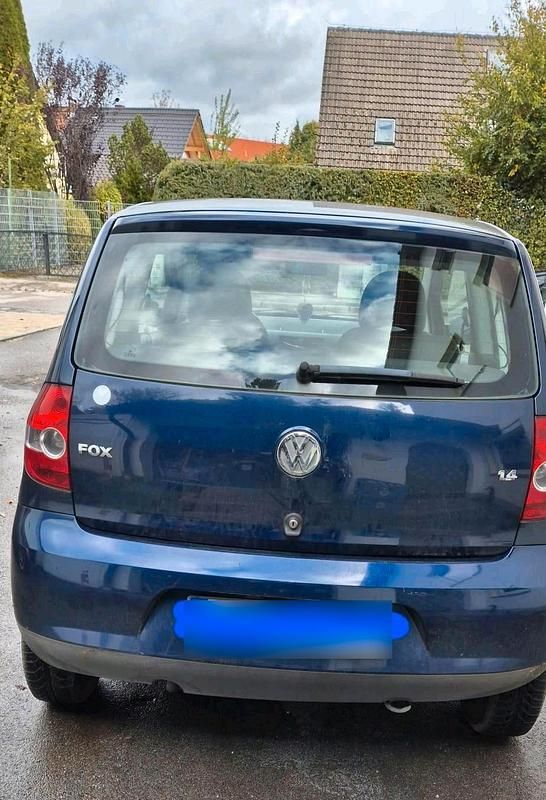 Second-hand VW Fox 75 CP (55 kW) 2006 Albastru Hatchback