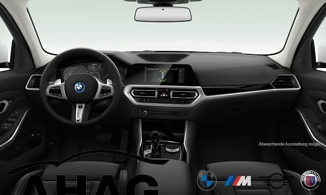 Gebraucht BMW 330e Luxury Line 292 PS (214 kW) 2022 Schwarz Kombi