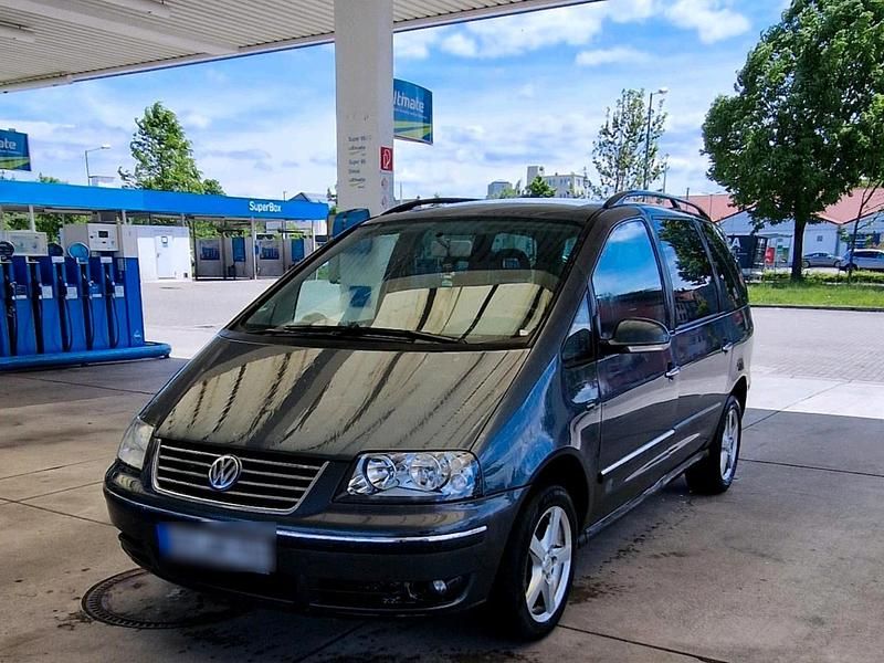 Grau Gebraucht 2008 VW Sharan Van / Kleinbus | 2.000 € (Superpreis) - Bild 1/4
