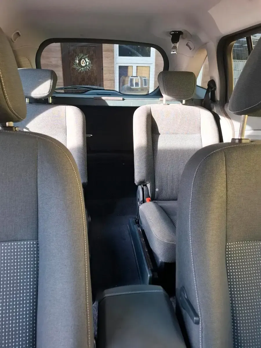 Gebraucht Ford Grand C-Max 115 PS (84 kW) 2012 Braun Van / Kleinbus