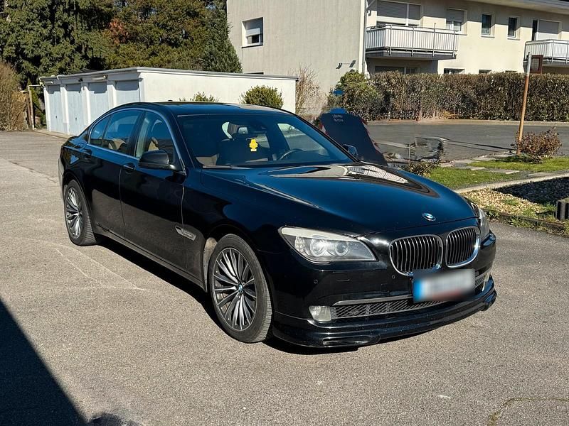 Gebraucht BMW 730 245 PS (180 kW) 2010 Schwarz Limousine