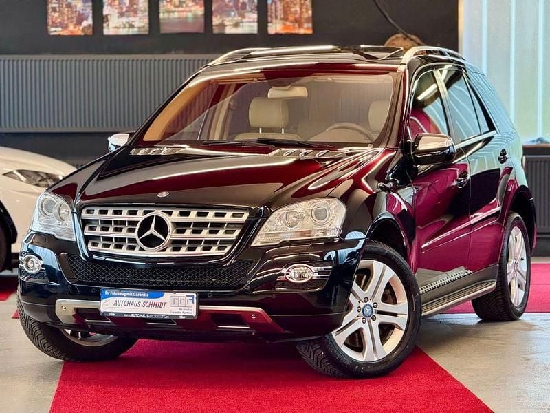 Schwarz Gebraucht 2010 Mercedes ML500 SUV | 22.800 € - Bild 1/4
