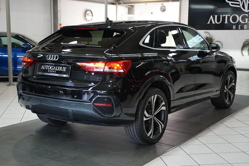 Gebraucht Audi Q3 Sportback Basis 150 PS (110 kW) 2022 Schwarz SUV