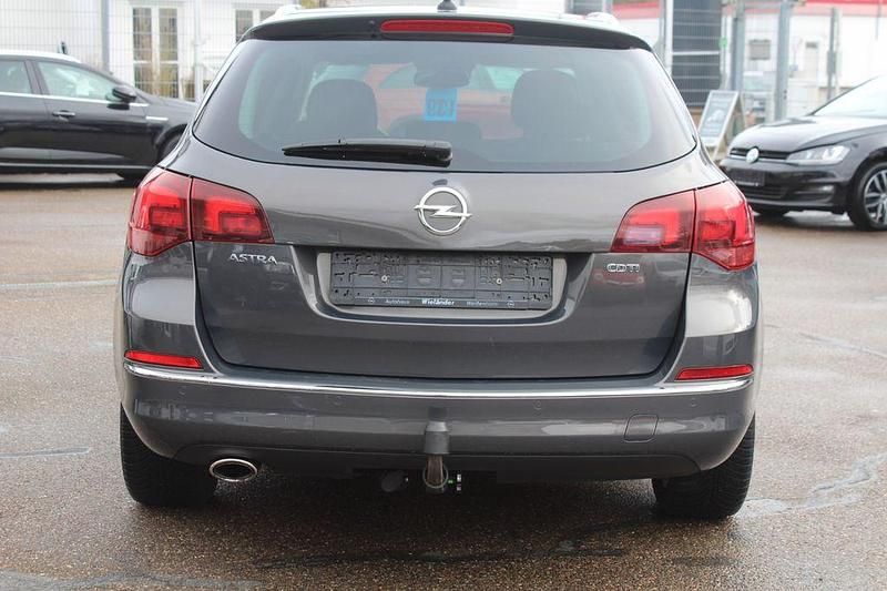 Gebraucht Opel Astra Innovation 165 PS (121 kW) 2013 Grau Kombi