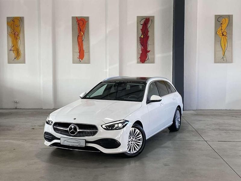 Polarweiss unilack Gebraucht 2024 Mercedes C200 Avantgarde Kombi | 38.880 € (Fairer Preis) - Bild 1/4