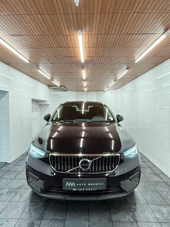 Second-hand Volvo XC40 211 CP (155 kW) 2022 Negru SUV