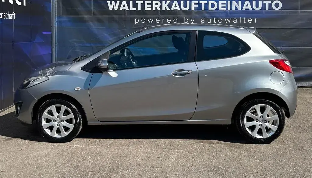 Second-hand Mazda 2 Active 84 CP (61 kW) 2011 Gri Hatchback