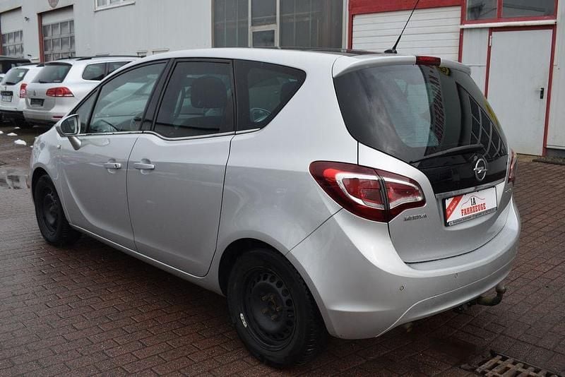 Gebraucht Opel Meriva Innovation 120 PS (88 kW) 2016 Silber Van / Kleinbus