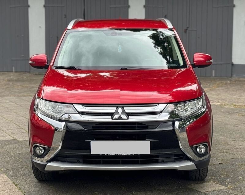 Gebraucht Mitsubishi Outlander Edition 150 PS (110 kW) 2017 Rot SUV