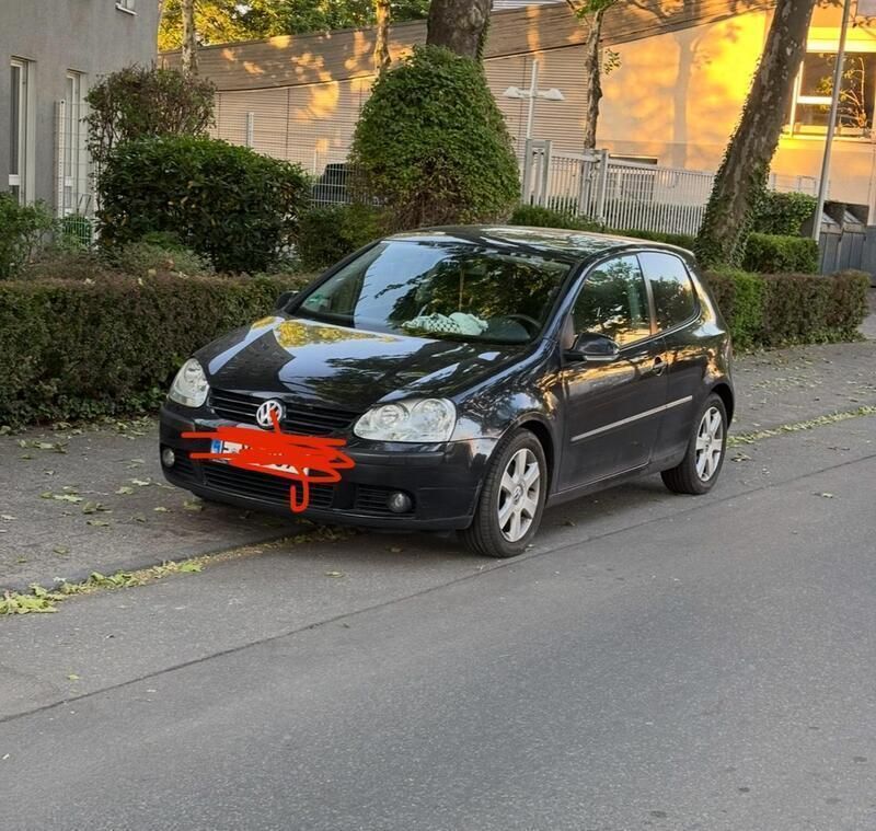 Schwarz Gebraucht 2004 VW Golf V Kleinwagen | 2.299 € (Fairer Preis) - Bild 1/4