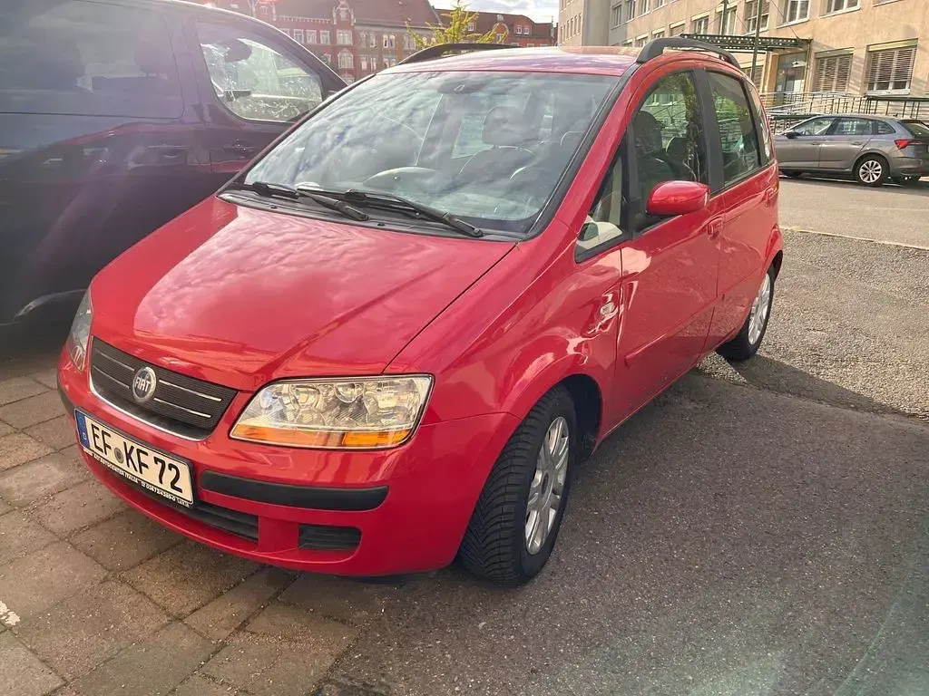 Occasion Fiat Idea Dynamic 95 ch (69 kW) 2004 Rouge Monospace