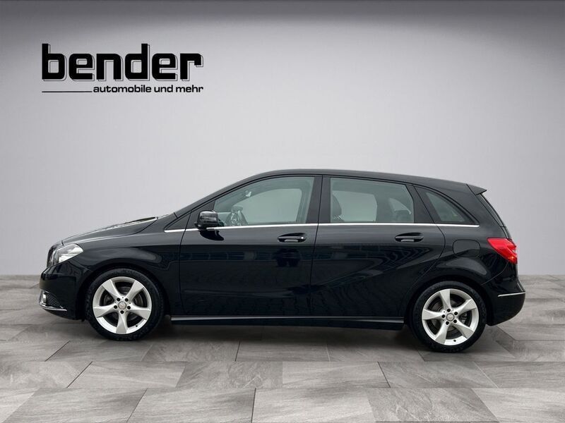 Gebraucht Mercedes B200 156 PS (114 kW) 2014 Schwarz Van / Kleinbus