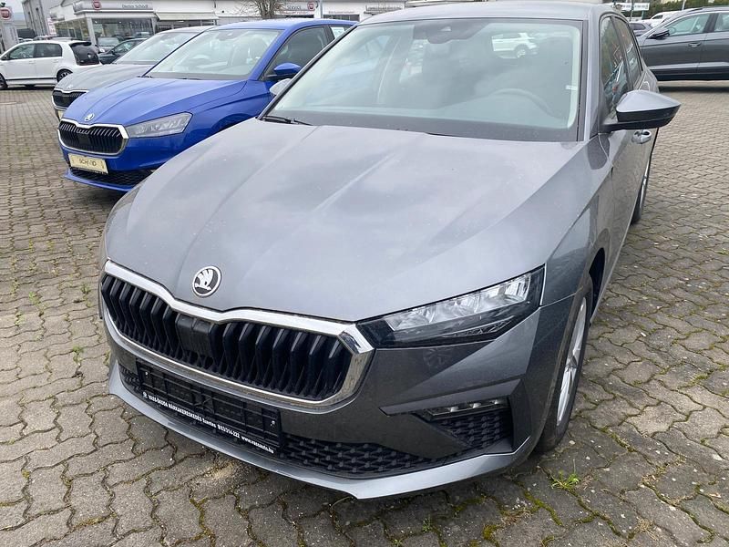 Neu Skoda Scala Selection 116 PS (85 kW) 2026 Graphitegrau metallic Kleinwagen