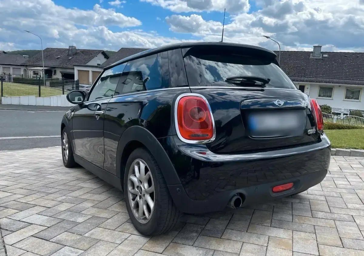 Gebraucht Mini Cooper Pepper 136 PS (100 kW) 2016 Schwarz Kleinwagen