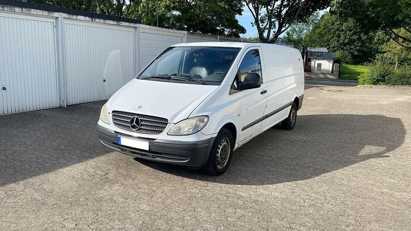 Weiß Gebraucht 2004 Mercedes Vito Van / Kleinbus | 4.299 € (Fairer Preis) - Bild 1/4