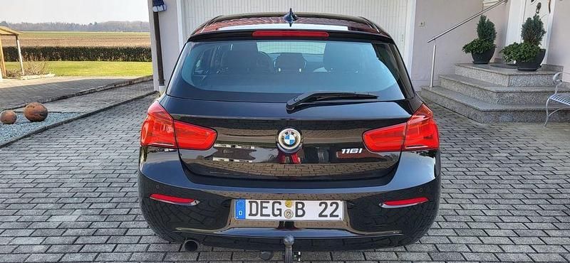 Gebraucht BMW 116 Advantage 109 PS (80 kW) 2016 Schwarz Kleinwagen
