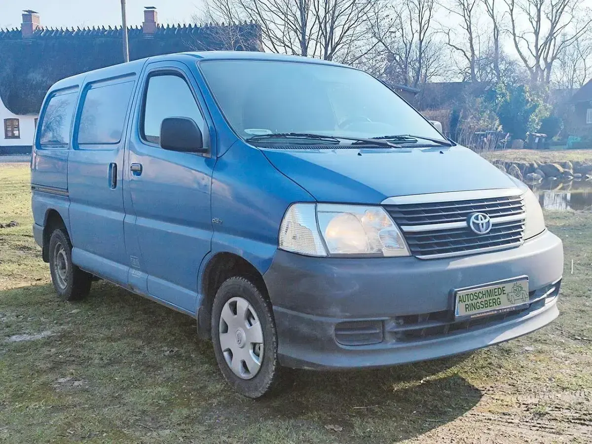 Gebraucht Toyota HiAce 95 PS (69 kW) 2010 Blau Van