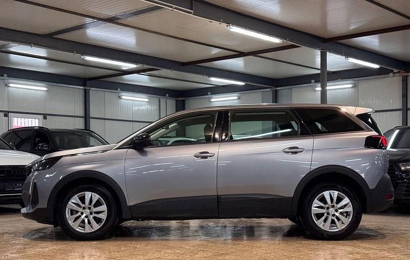 Gebraucht Peugeot 5008 Active 131 PS (96 kW) 2022 Grau SUV