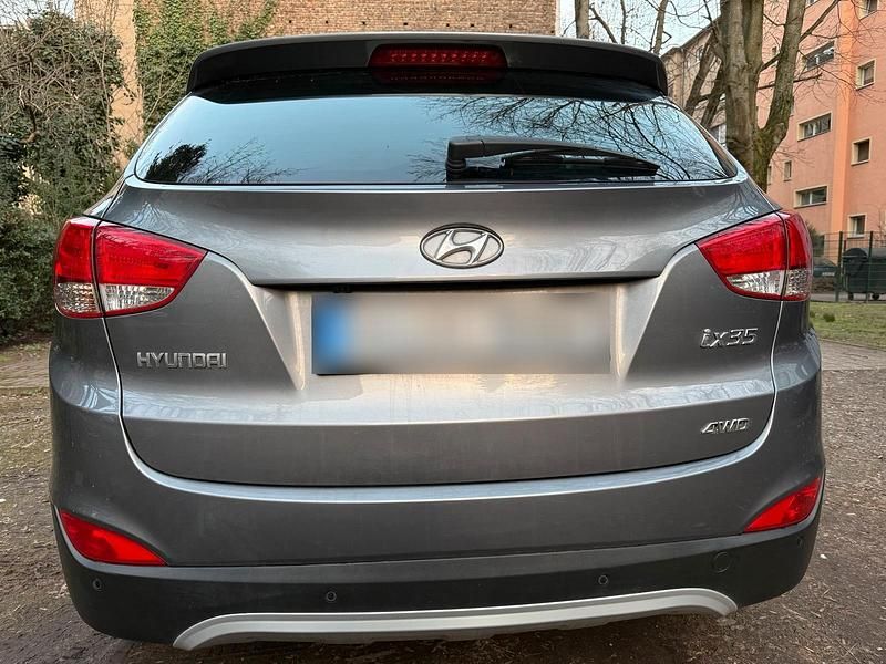 Gebraucht Hyundai ix35 120 PS (88 kW) 2013 Grau SUV