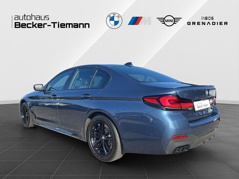 Gebraucht BMW M550 Performance 530 PS (389 kW) 2023 Blau Limousine