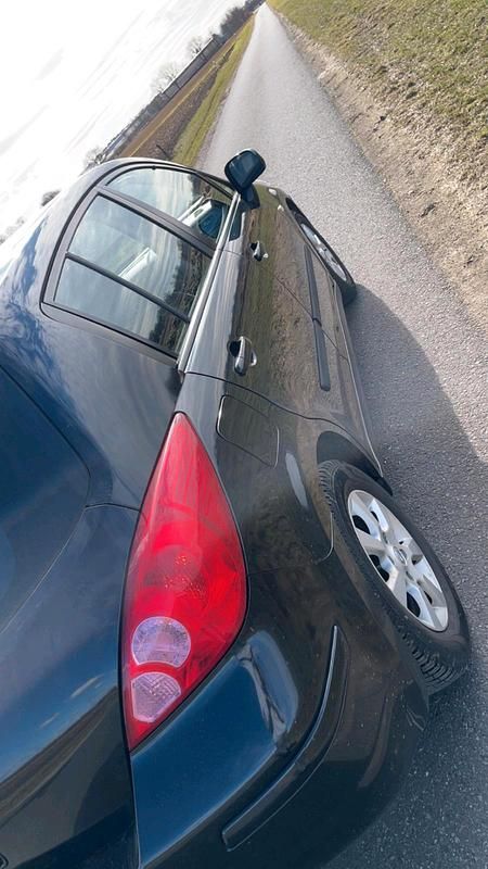 Gebraucht Nissan Tiida 126 PS (92 kW) 2008 Schwarz Kleinwagen